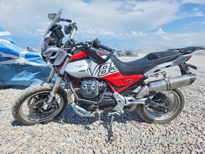 Trzecie zdjęcie samochodu z tyłu: 2025 MOTO GUZZI V85 TT VIN:ZGUMLUA08SS000265 - miniatura