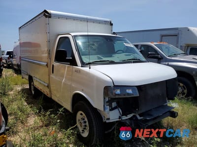 Czwarte zdjęcie samochodu z boku: 2024 GMC SAVANA BOX TRUCK VIN:1GD07RFPXR1176142 - miniatura