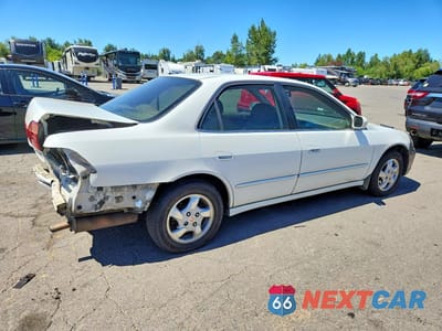 Trzecie zdjęcie samochodu z tyłu: 1998 HONDA ACCORD EX VIN:1HGCG5652WA130486 - miniatura
