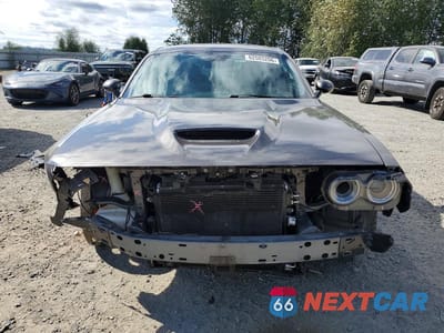Piąte zdjęcie samochodu w środku: 2016 DODGE CHALLENGER SRT 392 VIN:2C3CDZDJ4GH201516 - miniatura
