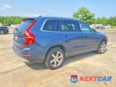 Trzecie zdjęcie samochodu z tyłu: 2022 VOLVO XC90 T5 MOMENTUM VIN:YV4102PK9N1836704 - miniatura