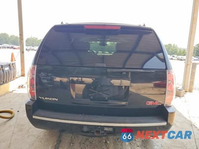 Zdjęcie 6 z 12 samochodu: 2013 GMC YUKON DENALI VIN:1GKS2EEFXDR104093 - miniatura