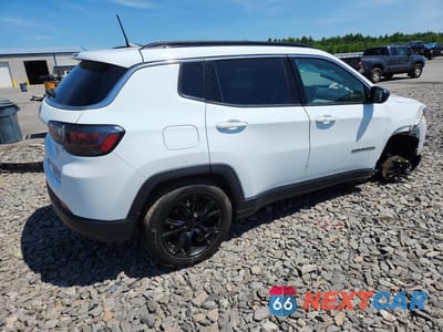 Trzecie zdjęcie samochodu z tyłu: 2022 JEEP COMPASS LATITUDE LUX VIN:3C4NJDFB5NT169797 - miniatura