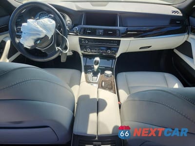 Zdjęcie 8 z 12 samochodu: 2016 BMW 535 I VIN:WBA5B1C51GG131188 - miniatura