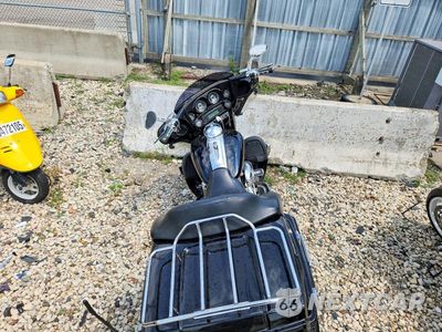 Zdjęcie 6 z 8 samochodu: 2008 HARLEY-DAVIDSON FLHTCUSE3 VIN:1HD1PR8168Y951400 - miniatura