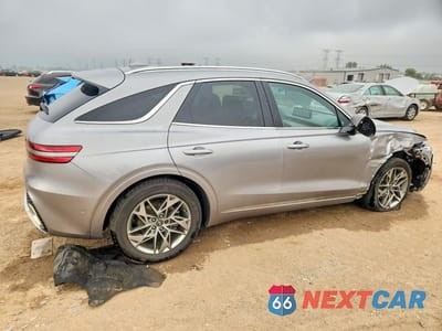 Trzecie zdjęcie samochodu z tyłu: 2022 GENESIS GV70 2.5T STANDARD VIN:KMUMADTB8NU070684 - miniatura
