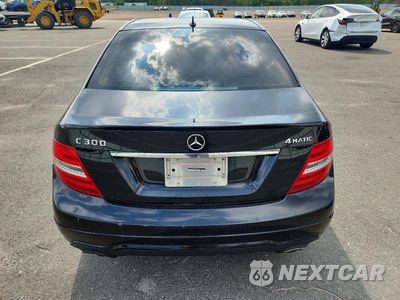 Zdjęcie 6 z 12 samochodu: 2013 MERCEDES-BENZ C 300 4MATIC VIN:WDDGF8ABXDR279136 - miniatura