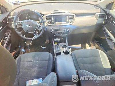 Zdjęcie 8 z 12 samochodu: 2019 KIA SORENTO LX VIN:5XYPG4A39KG540647 - miniatura