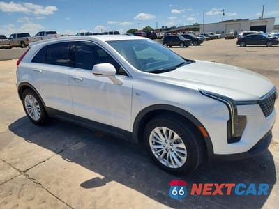 Czwarte zdjęcie samochodu z boku: 2024 CADILLAC XT4 LUXURY VIN:1GYAZAR41RF129701 - miniatura