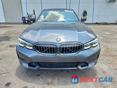 Piąte zdjęcie samochodu w środku: 2022 BMW 330E VIN:WBA5P7C05NFL65779 - miniatura