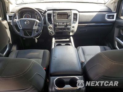 Zdjęcie 8 z 12 samochodu: 2019 NISSAN TITAN SV VIN:1N6AA1E5XKN507163 - miniatura