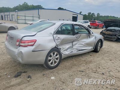 Trzecie zdjęcie samochodu z tyłu: 2010 TOYOTA CAMRY XLE VIN:4T4BF3EK8AR086625 - miniatura