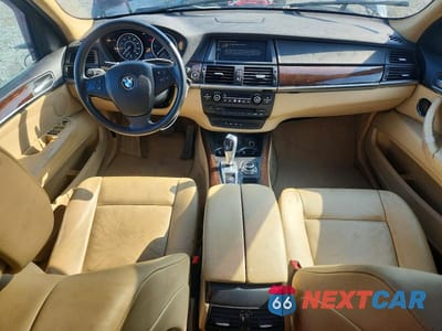 Zdjęcie 8 z 13 samochodu: 2013 BMW X5 XDRIVE35D VIN:5UXZW0C55D0B96215 - miniatura