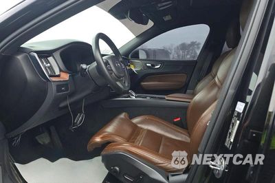 Zdjęcie 11 z 14 samochodu: 2024 VOLVO XC60 ULTIMATE VIN:YV4L12RM5R1801281 - miniatura