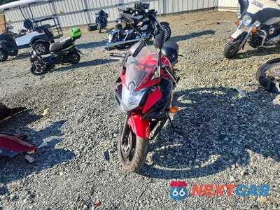 Drugie zdjęcie samochodu z przodu: 2015 YAMAHA FZ6 RC VIN:JYARJ18Y5FA003172 - miniatura