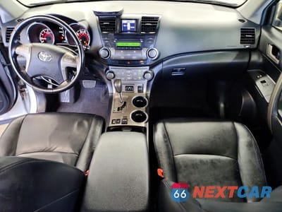 Zdjęcie 8 z 13 samochodu: 2010 TOYOTA HIGHLANDER SE VIN:5TDJK3EH6AS016376 - miniatura