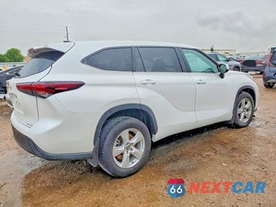 Trzecie zdjęcie samochodu z tyłu: 2025 TOYOTA HIGHLANDER LE VIN:5TDKDRBH7SS588158 - miniatura