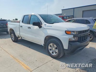 Czwarte zdjęcie samochodu z boku: 2020 CHEVROLET SILVERADO C1500 VIN:1GCRWAEH2LZ211128 - miniatura