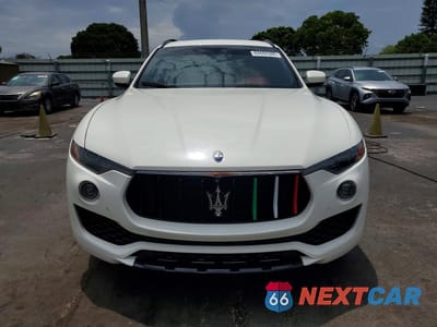 Piąte zdjęcie samochodu w środku: 2018 MASERATI LEVANTE S SPORT VIN:ZN661YUS0JX284352 - miniatura