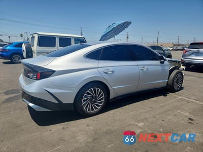 Trzecie zdjęcie samochodu z tyłu: 2025 HYUNDAI SONATA HYBRID SEL VIN:KMHL34JJ8SA115196 - miniatura