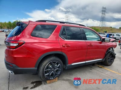Trzecie zdjęcie samochodu z tyłu: 2025 HONDA PILOT TOURING VIN:5FNYG1H7XSB178508 - miniatura