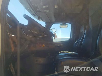 Zdjęcie 7 z 14 samochodu: 2021 FREIGHTLINER CASCADIA 126 SEMI TRUCK VIN:3AKJHHDR3MSMK4374 - miniatura