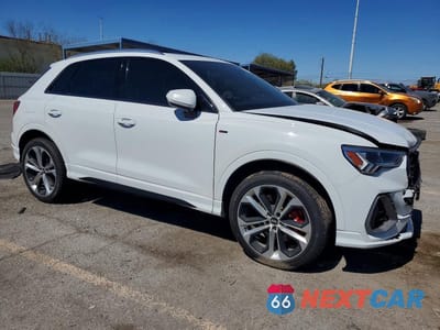 Czwarte zdjęcie samochodu z boku: 2019 AUDI Q3 PREMIUM PLUS S-LINE VIN:WA1EECF31K1074836 - miniatura