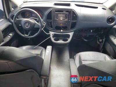 Zdjęcie 8 z 13 samochodu: 2016 MERCEDES-BENZ METRIS VIN:WD4PG2EE3G3113255 - miniatura