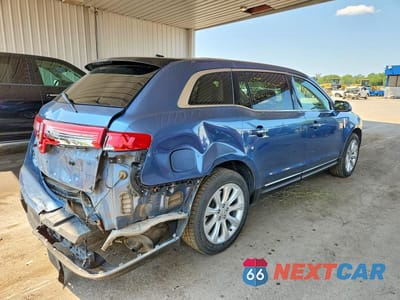 Trzecie zdjęcie samochodu z tyłu: 2018 LINCOLN MKT VIN:2LMHJ5FK5JBL00753 - miniatura