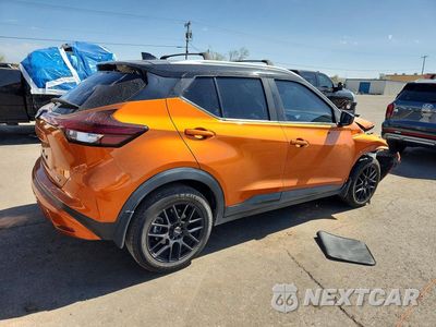 Trzecie zdjęcie samochodu z tyłu: 2021 NISSAN KICKS SV VIN:3N1CP5CVXML542943 - miniatura