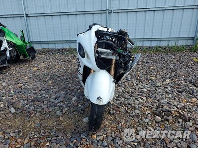 Drugie zdjęcie samochodu z przodu: 2005 SUZUKI GSX1300 RK5 VIN:JS1GW71A552103756 - miniatura
