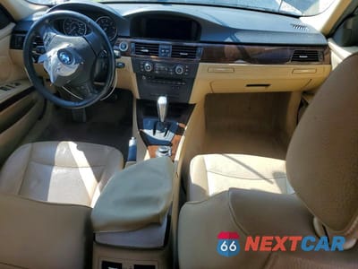 Zdjęcie 8 z 13 samochodu: 2011 BMW 328 XI VIN:WBAPK7G5XBNN78483 - miniatura