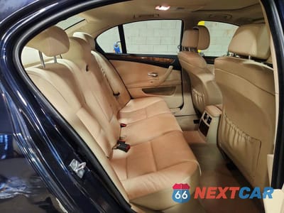 Zdjęcie 10 z 12 samochodu: 2010 BMW 528 XI VIN:WBANV1C58AC389357 - miniatura