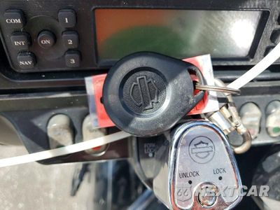 Zdjęcie 8 z 9 samochodu: 2011 HARLEY-DAVIDSON FLHTK VIN:1HD1KEM12BB644457 - miniatura