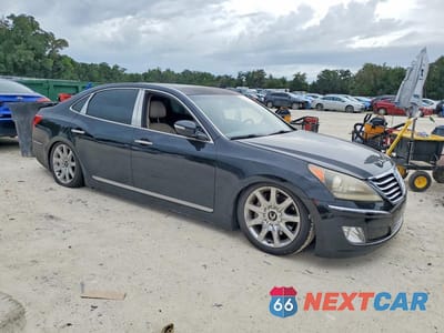 Czwarte zdjęcie samochodu z boku: 2013 HYUNDAI EQUUS SIGNATURE VIN:KMHGH4JH4DU069903 - miniatura