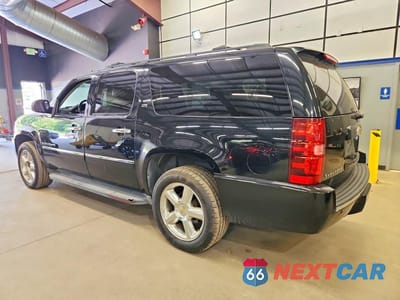 Drugie zdjęcie samochodu z przodu: 2014 CHEVROLET SUBURBAN C1500 LTZ VIN:1GNSCKE01ER106780 - miniatura