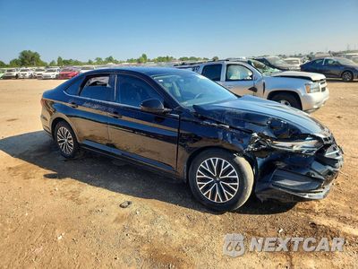Czwarte zdjęcie samochodu z boku: 2019 VOLKSWAGEN JETTA S VIN:3VWC57BU2KM160739 - miniatura