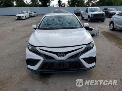 Piąte zdjęcie samochodu w środku: 2022 TOYOTA CAMRY SE VIN:4T1G11AK1NU707539 - miniatura