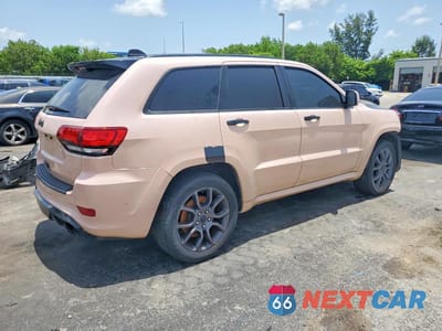Trzecie zdjęcie samochodu z tyłu: 2019 JEEP GRAND CHEROKEE TRACKHAWK VIN:1C4RJFN92KC549568 - miniatura