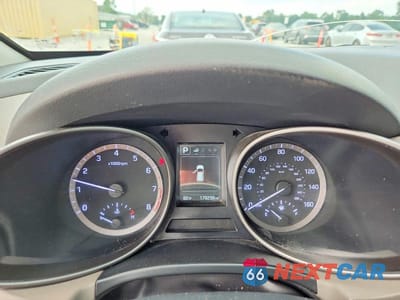 Zdjęcie 9 z 13 samochodu: 2017 HYUNDAI SANTA FE SE VIN:KM8SMDHF9HU209413 - miniatura