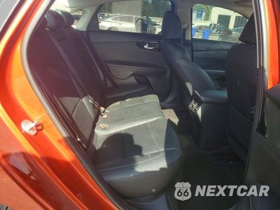Zdjęcie 10 z 12 samochodu: 2019 KIA FORTE EX VIN:3KPF54AD3KE069067 - miniatura