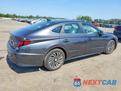 Trzecie zdjęcie samochodu z tyłu: 2021 HYUNDAI SONATA HYBRID SEL VIN:KMHL34JJ0MA032509 - miniatura
