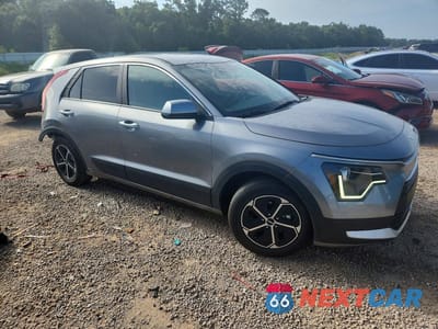 Czwarte zdjęcie samochodu z boku: 2026 KIA NIRO LX VIN:KNDCP3LE2T5324589 - miniatura