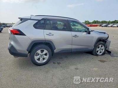 Trzecie zdjęcie samochodu z tyłu: 2021 TOYOTA RAV4 XLE VIN:2T3P1RFV5MC158940 - miniatura