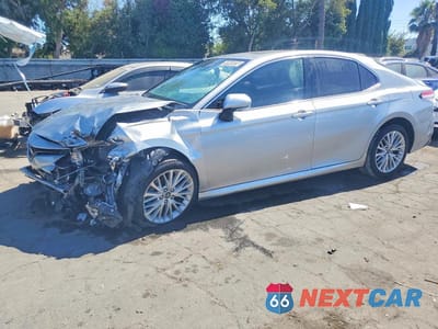 2018 TOYOTA CAMRY HYBRID XLE 4T1B21HK7JU006222 - główne zdjęcie licytacji z USA - miniatura