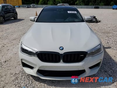 Piąte zdjęcie samochodu w środku: 2019 BMW M5 VIN:WBSJF0C54KB448509 - miniatura