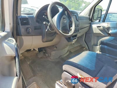 Zdjęcie 8 z 13 samochodu: 2015 MERCEDES-BENZ SPRINTER 2500 VIN:WD3PE8DC9F5991269 - miniatura
