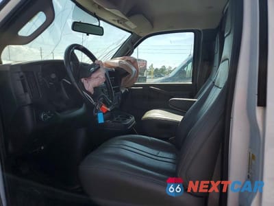 Zdjęcie 11 z 13 samochodu: 2023 CHEVROLET EXPRESS G3500 VIN:1GB0GSF77P1100875 - miniatura