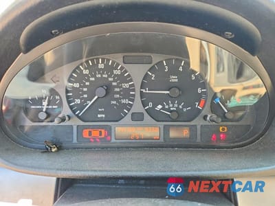 Zdjęcie 9 z 12 samochodu: 2004 BMW 325 XI VIN:WBAEU33464PR11776 - miniatura
