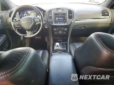 Zdjęcie 8 z 13 samochodu: 2019 CHRYSLER 300 S VIN:2C3CCABG3KH693945 - miniatura